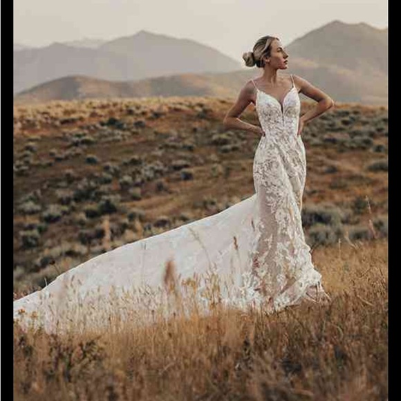 Bowie Gown by All Who Wander - Picture 9 of 10